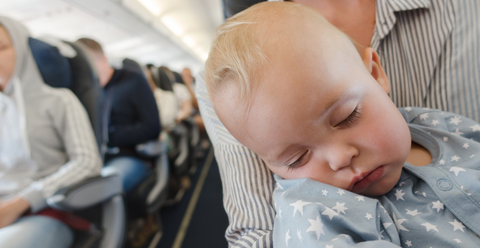 All Our Tips For Traveling With Kids (and Not Disrupting Their Sleep)